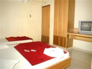 Ug Grand Hotel Bangalore Exterior photo